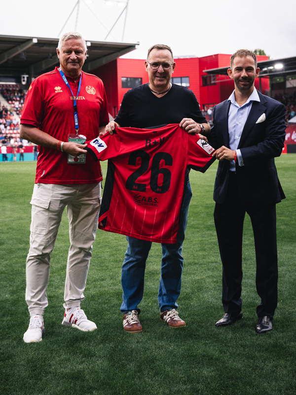 R+V Versicherung wird Exklusiv-Partner des SV Wehen Wiesbaden
